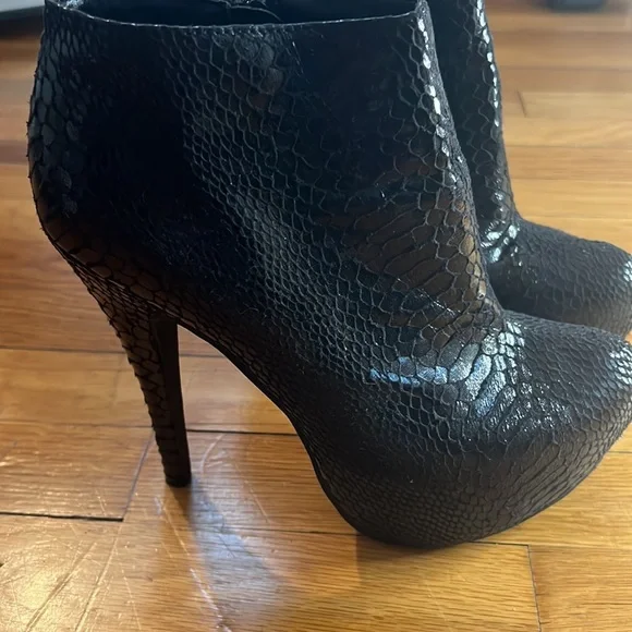 A.X.N.Y American Exchange New York Black Snakeskin Platform Bootie…Sz 10 - Picture 3 of 15